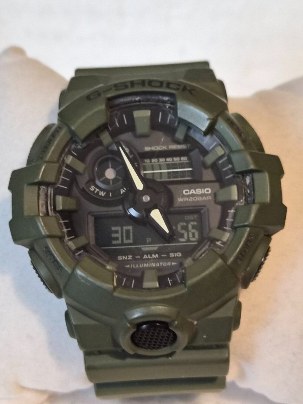 Casio G Shock in nearly NWOT condition